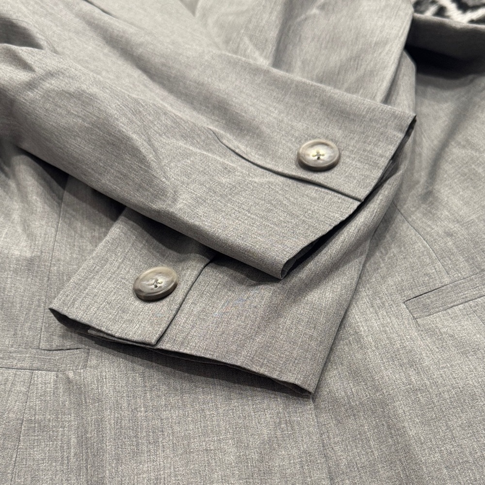 Banana Republic Women's Gray Suit Jacket - Picture 5 of 6